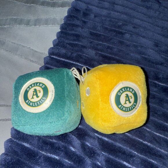 Oakland Athletics A's Fuzzy Dice MLB - Picture 1 of 3